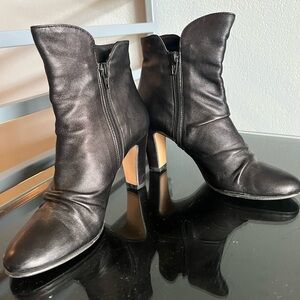 Elegant Black Italian Leather Ankle Boots